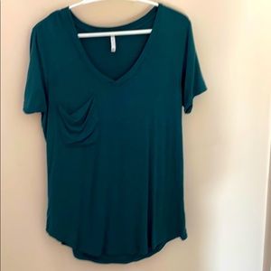 Short sleeve v-neck T